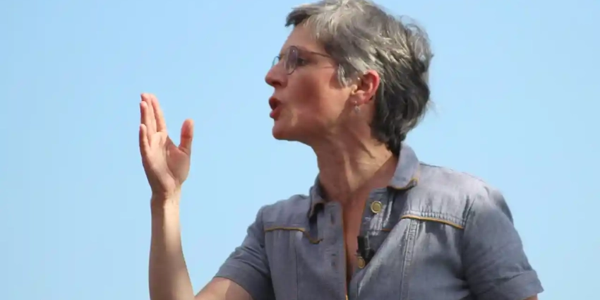 Un vigneron jugé pour avoir dit "Va faire la souple salope!" à Sandrine Rousseau