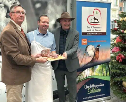 " Lyon : les chasseurs offrent 1 300 repas de fête aux Halles Paul Bocuse"