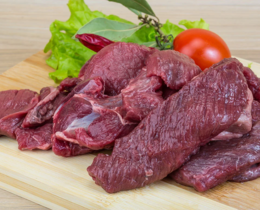 "Aveyron : les chasseurs offrent 42 kg de cerf au Secours Populaire pour Noël"