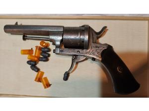 Revolver calibre 7mm à broches type lefaucheux avec 6 cartouches Spalek rechargeables