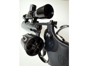 Colt Python Hunter .357 Magnum 8" Leupold 1981 Halliburton Zero, 1 sur 2400 fabriqués