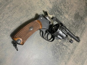 Révolver St Etienne 1892