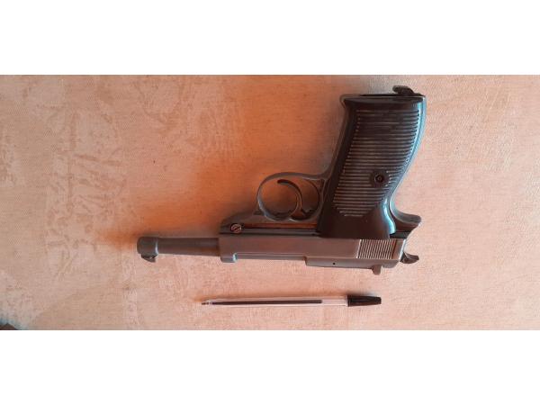 Pistolet d'alarme ME 38 P cal 8 mm K Bruni.