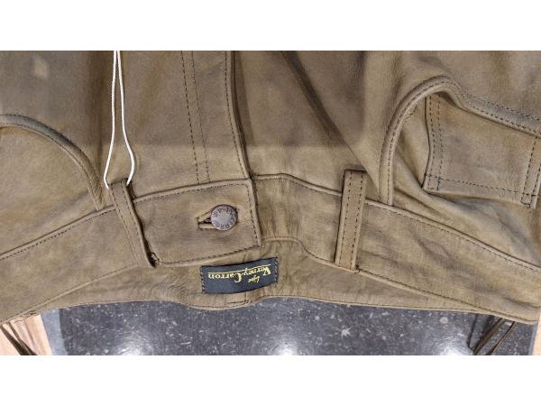 Pantalon de chasse en cuir kaki de la marque "Verney Caron" neuf.