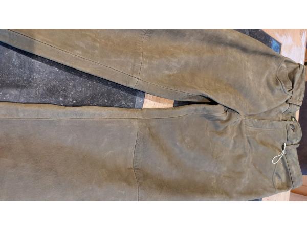 Pantalon de chasse en cuir kaki de la marque "Verney Caron" neuf.