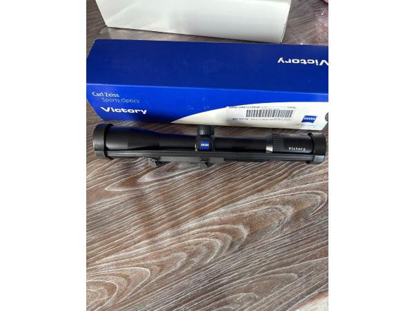 Zeiss victory diavari M 2,5-10x42 avec montage blaser