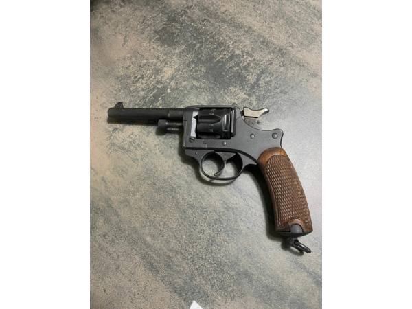 Révolver St Etienne 1892