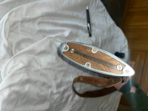 vends express  juxtapose demas eloge en 9.3/74(MILOUOMEN SPEUDO SUR NATURABUY)