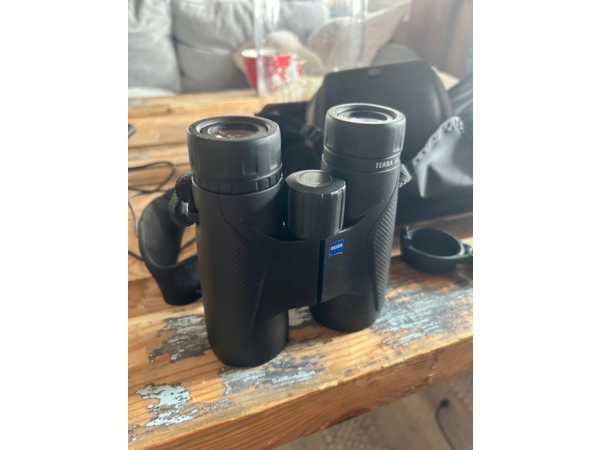 Jumelles Zeiss Terra ED 10x42