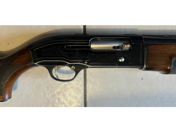 fusil semi auto Beretta A303 Magnum cal 12/76