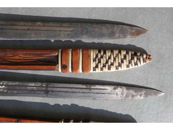 Paire de machettes africaines