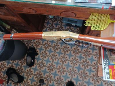 je ne chasse plus ,vends une carabine 44/40 état neuve