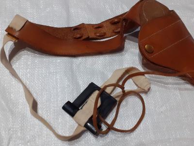 Holster d'épaule pour droitier.