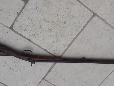 Vieux fusil de chasse à piston