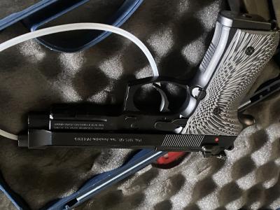 PISTOLET BERETTA 92 FS