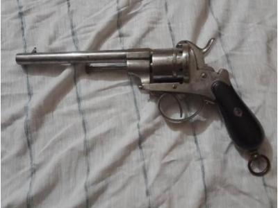 Revolver 9mm à broches + kit rechargement HC
