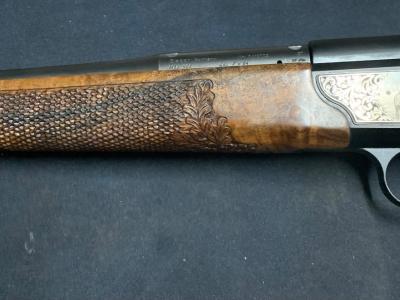 Blaser R93 sculptée main crosse et boitier